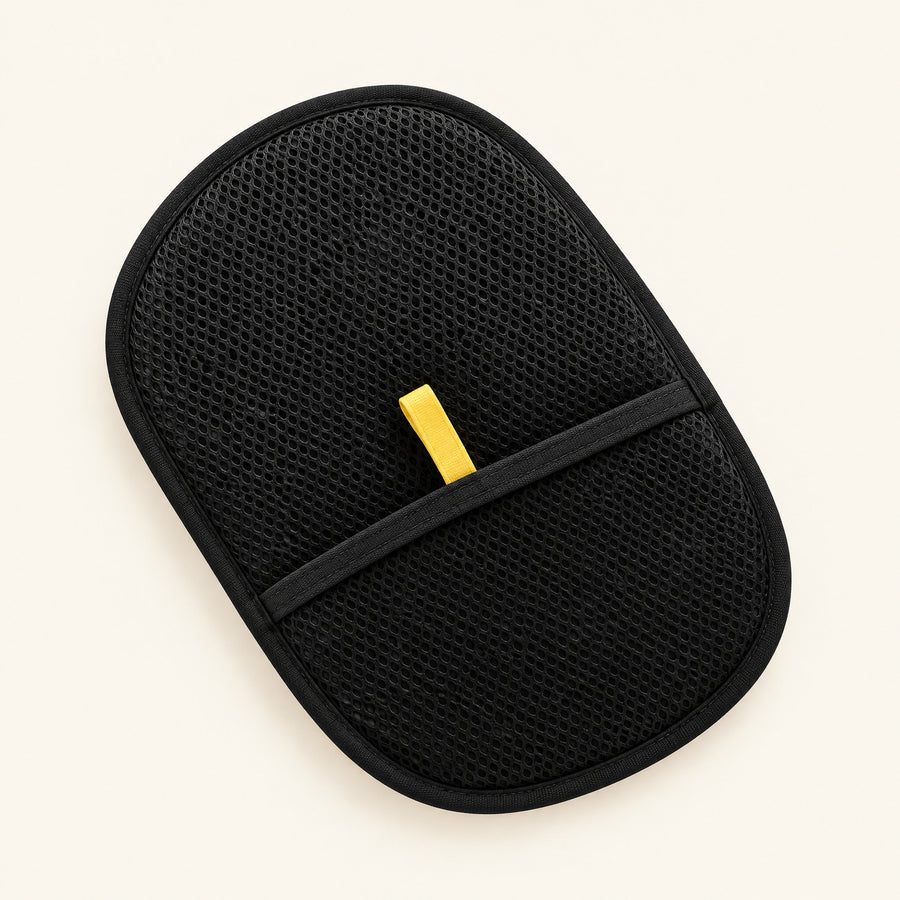 One pet hair mitt, black mesh back with hand pocket and yellow pull tab (1 Mitt pack)